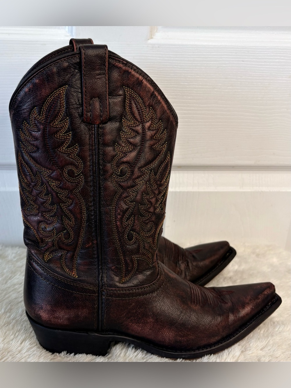 Laredo Burgundy Distressed Snip Toe Western Cowboy Boots 8.5
